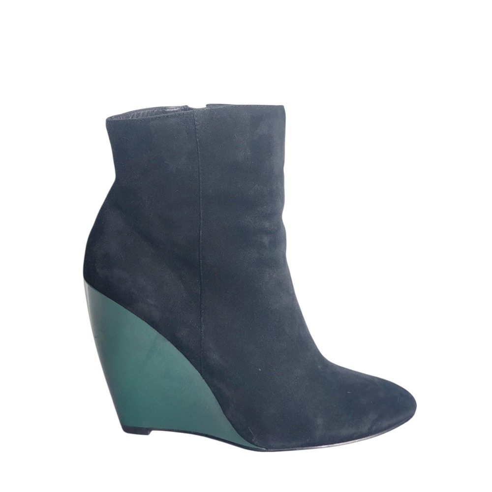 Pour La Victoire Raval Black Suede Green Wedge Ankle Booties 8 Pointed Toe Zip